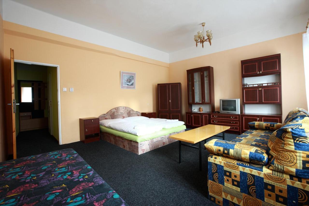 Hotel Slavie กลาชเตเรซ นาด โอห์รี ภายนอก รูปภาพ